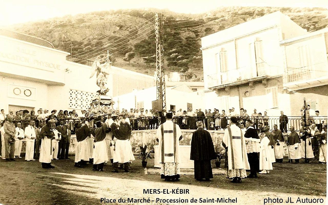 1668- Mers-el-Kebir - Place du Marche - Procession Saint-Michel.jpg